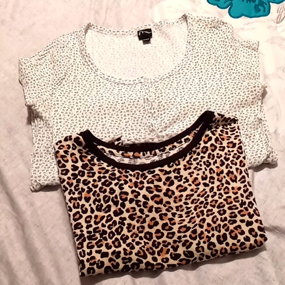 Crop top bundle by Art Class Plus sizes XXL One Cream with Ivy and Black Leopard